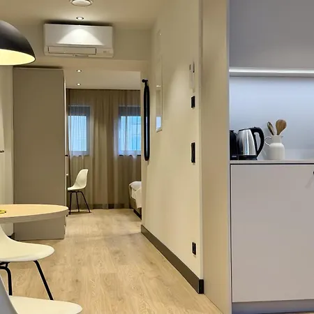 Hotel Ipartment Oper @home By Western